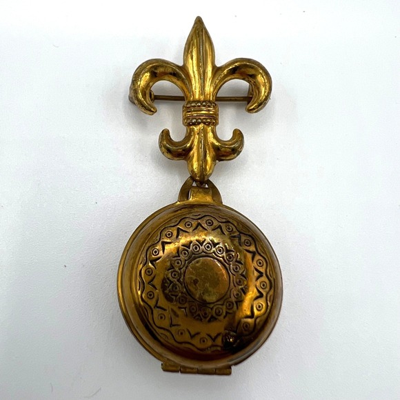 The Unbranded Brand Jewelry - Vintage Fleur De Lis Locket Brooch Gold Tone Round Dangle Photo Sweetheart